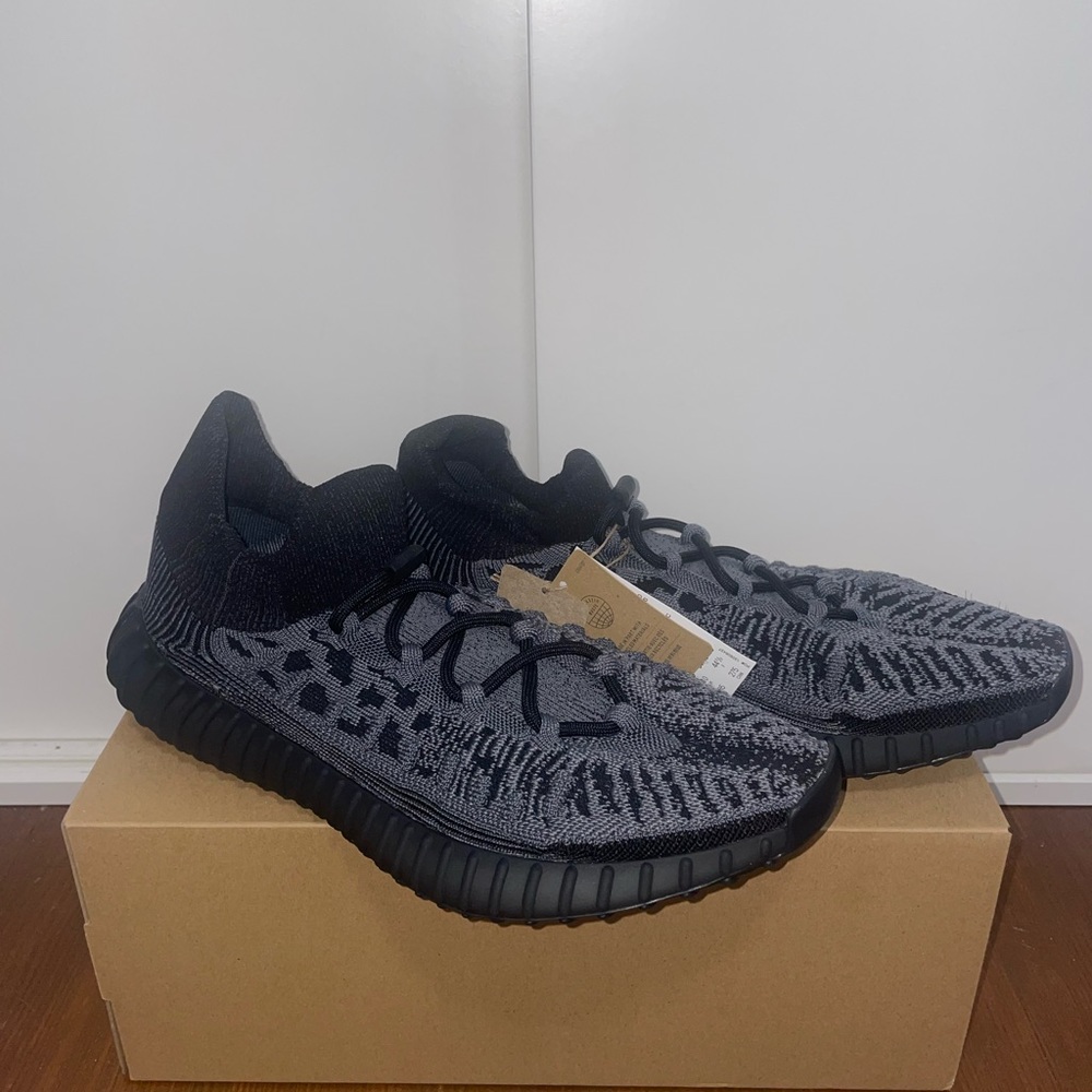 Yeezy 350 V2 CMPCT made by Adidas